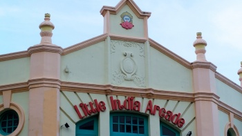 Gebäudefassade der Little India Arcade