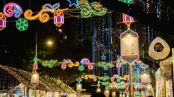 Gambar dekorasi Hari Raya Light-Up di Geylang Serai