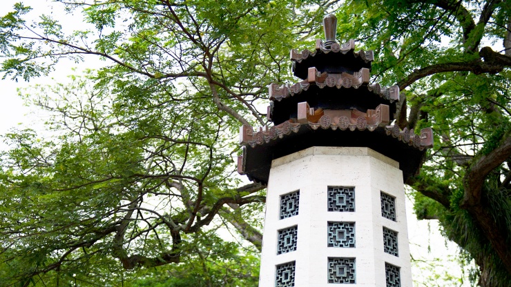 Pagoda segi delapan setinggi 3,6 meter di Lim Bo Seng Memorial