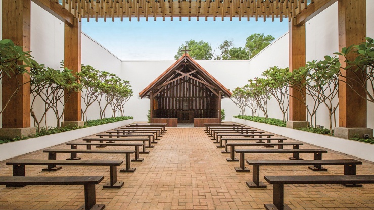 Visit Changi Chapel and Museum to learn about the courage and tenacity of the prisoners of war and civilians interned in Changi prison camp.