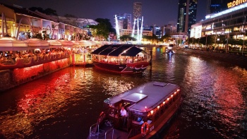 Night view of Singapore River along Clarke Quay