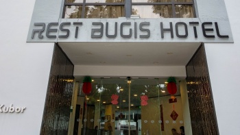ด้านนอกของ Rest Bugis Hotel