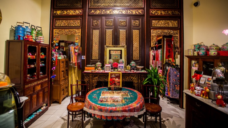 Interior of Rumah Bebe, a display of Peranakan items 