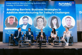 Top leaders on stage panel discuss material innovation and 3D printing in additive manufacturing at ITAP event.