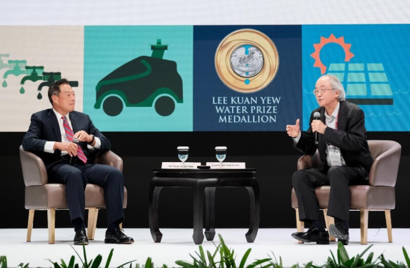 Lee Kuan Yew and Kazuo Yamamoto at SIWW 2022 discussing best practices and effective water solutions.