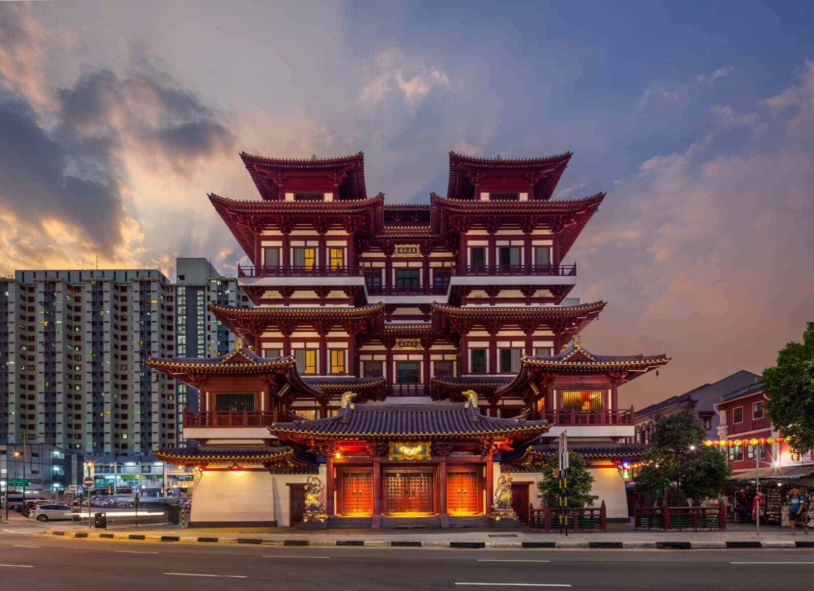 Fantastic view of Buddha Tooth Relic Temple & Museum