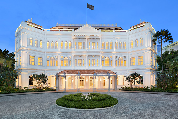 Iconic Raffles hotel in Singapore
