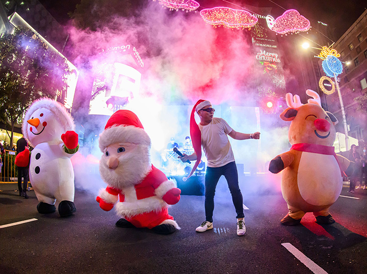 The Great Christmas Eve Street Party