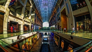 Innenansicht von The Shoppes im Marina Bay Sands®