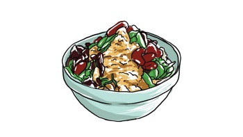 Eine Schüssel mit erfrischendem <i>Chendol</i> gefüllt mit grünem Reismehlgelee, Adzukibohnen und <i>Gula Melaka</i>.