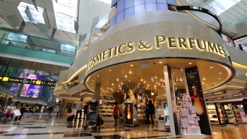Vorderansicht des Shilla Duty Free am Changi Airport