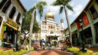 Die überragende Sultan-Moschee Singapurs bildet das Zentrum der malaiischen Gemeinschaft.