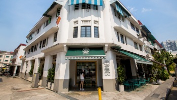 Außenansicht der Tiong Bahru Bakery in Tiong Bahru