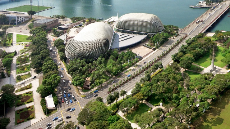 Die Zwillingsgebäude der Esplanade wurden von Einheimischen „Durian“ getauft, weil sie an die stachelige Tropenfrucht erinnern.