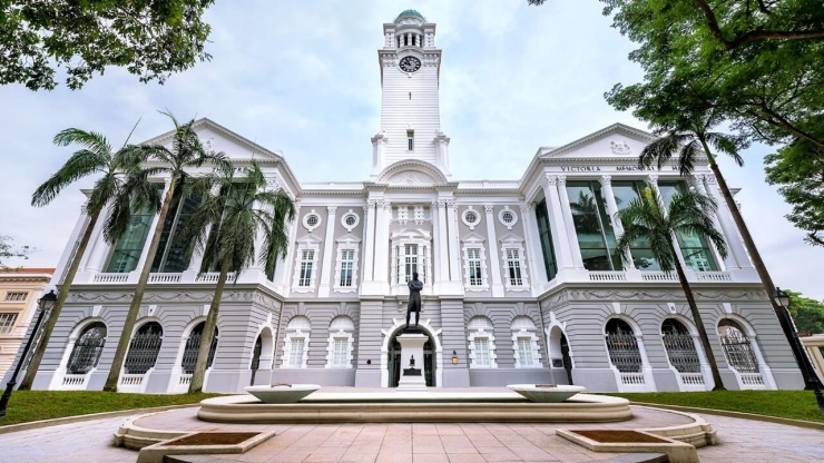 Façade of Victoria Theatre and Victoria Concert Hall in the day