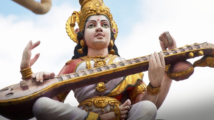 Neben seiner aufwendigen Architektur bietet der Sri Veeramakaliamman Tempel faszinierende Geschichten aus der Vergangenheit.