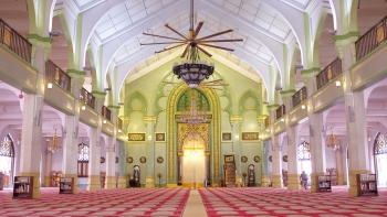 Masjid Sultan wurde im Jahr 1824 für den Sultan Hussein Shah, den ersten Sultan von Singapur, erbaut. 