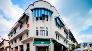 Dreistöckiges Shophouse in Tiong Bahru, Singapur