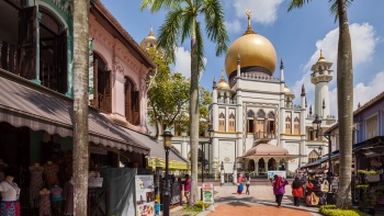 Blick auf die Sultan-Moschee an der Bussorah Street