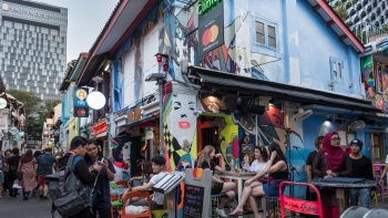 Blick auf Haji Lane und seine Besucher 