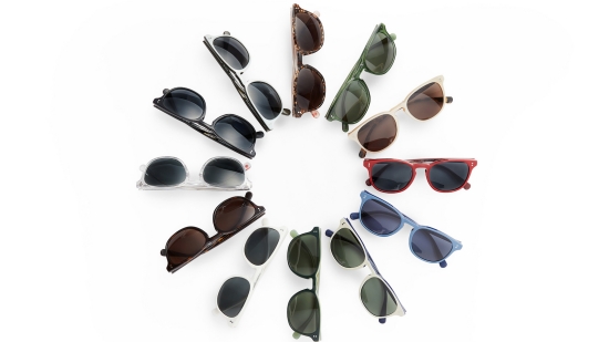 Sonnenbrillen von Rocket Eyewear, im Kreis ausgelegt