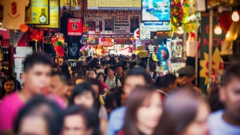 Eine belebte Straße in Bugis