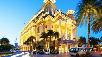 Image of Fullerton Hotel Singapore’s exterior