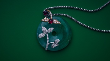 Jade pendant from on Cheong Jewellery 