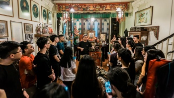 A tour group in Eng Tiang Huat Chinese Cultural Shop