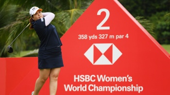 Wide shot of Inbee Park at the 2019 HSBC Women’s World Championship.