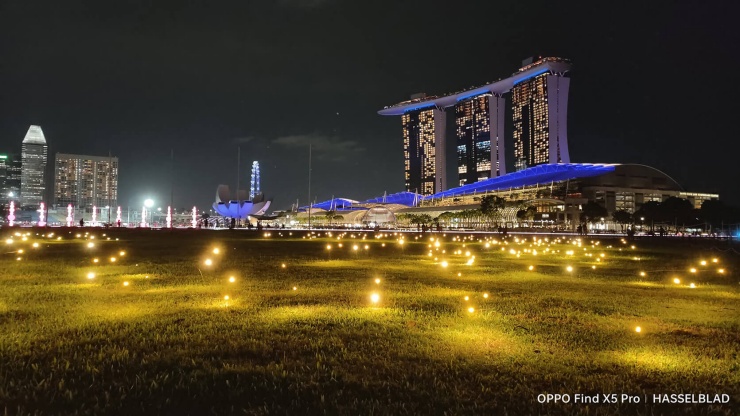 Firefly Fields by TOER i Light Singapore 2022.