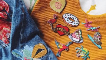 Foto hamparan tempelan oleh Pew Pew Patches.