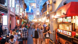 Foto pengunjung di Chinatown food street