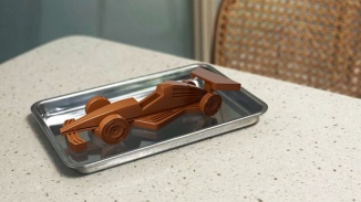 Buat Mobil Balap Cokelat Anda Sendiri