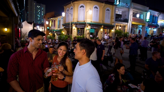 Kerumunan orang di Ann Siang dan Club Street