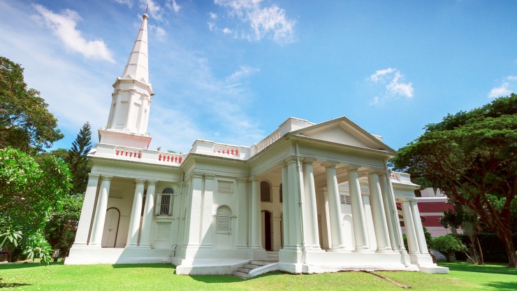 Memorial Garden di Amernian Church yang jauh dari hiruk-pikuk kota sungguh tepat untuk disusuri sambil meresapi keheningan.