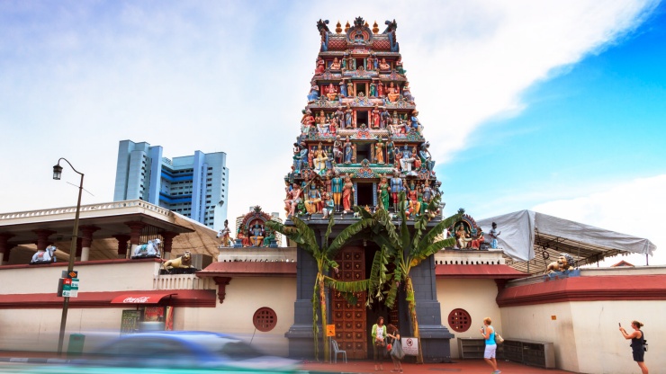 Ornamen dan detail yang rumit membuat Sri Mariamman suatu keajaiban yang layak dikagumi.