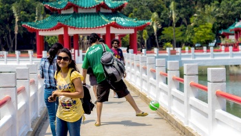 Musim Kusu Pilgrimage terjadi selama bulan lunar kesembilan.