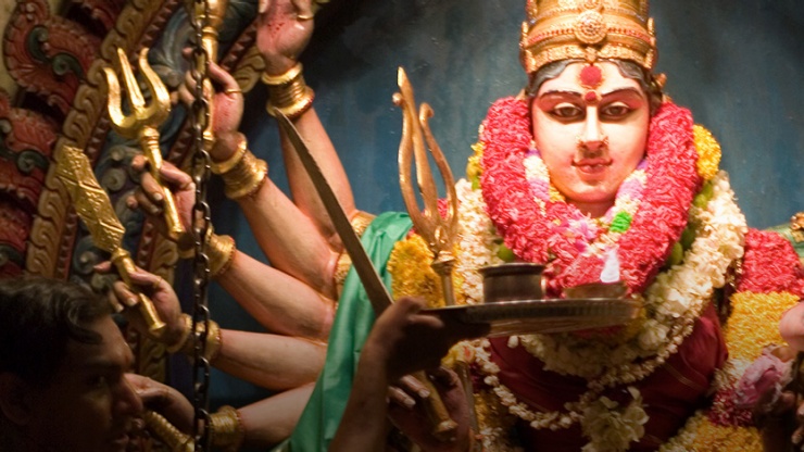 Foto close up patung religi Hindu