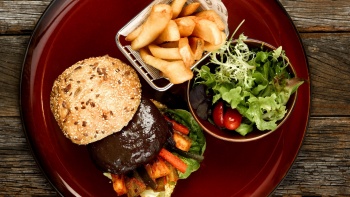 Burger ayam buah keluah Baba Chews