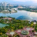 Bidikan drone panorama Gardens by the Bay dan Singapore Flyer