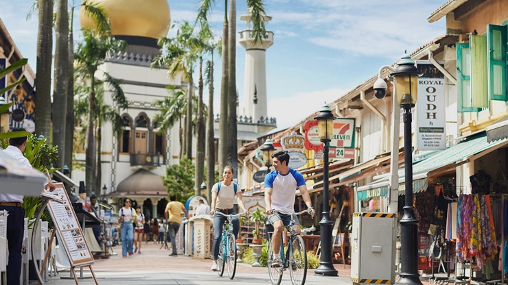 Deretan ruko dan Sultan Mosque di Kampong Gelam