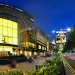 Foto pusat perbelanjaan di Orchard Road secara menyeluruh