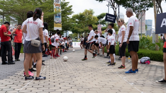 サッカー選手がシンガポール記録を樹立