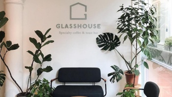 더 글래스하우스 스페셜티 커피 앤 토스트 바(The Glasshouse Specialty Coffee and Toast Bar)