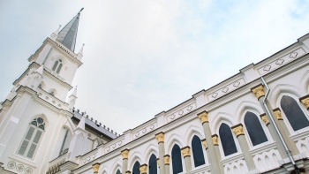 차임스(CHIJMES)의 건축물 정면 