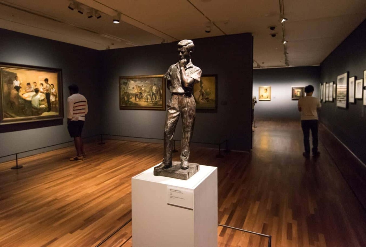 Men Statues in National Gallery Singapore