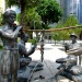 싱가포르 리버를 따라 노동자들을 표현한 조각상