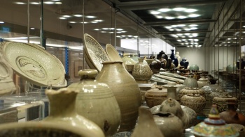 Collection of contemporary Chinese pottery at NUS Museum
