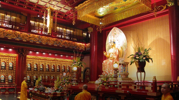 5. Buddha Tooth Relic Temple 